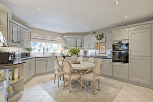 Breakfast kitchen- click for photo gallery